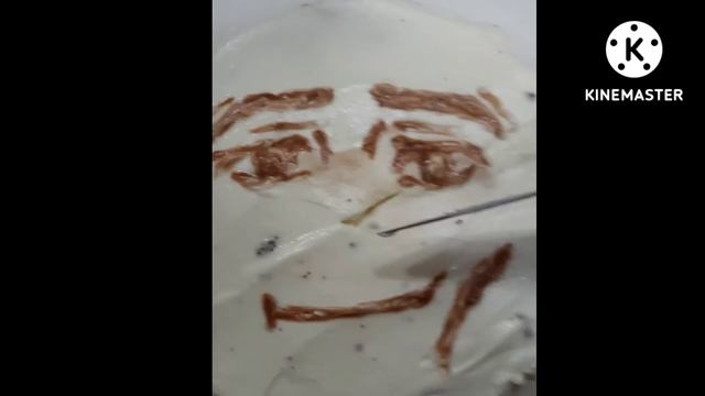 I made a Roblox man face cake... смотреть онлайн
