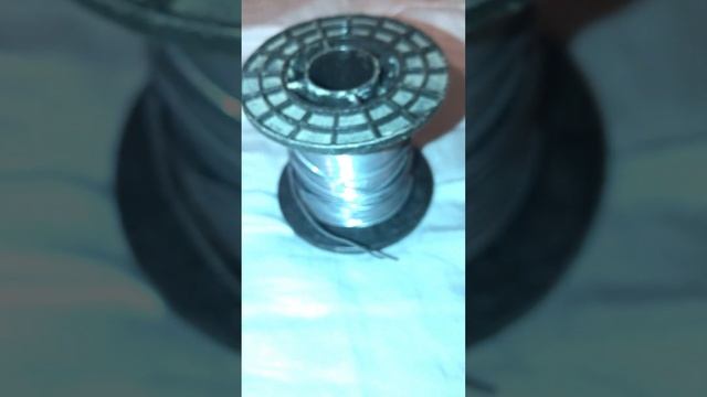 Kester 60/40 Tin/Lead solder, the stuff I use in electronic repair work. смотреть онлайн