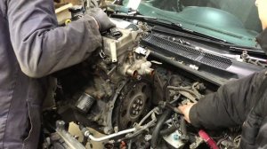 Демонтаж двигателя Тойота Витс. Dismantling of the Toyota Vits engine.