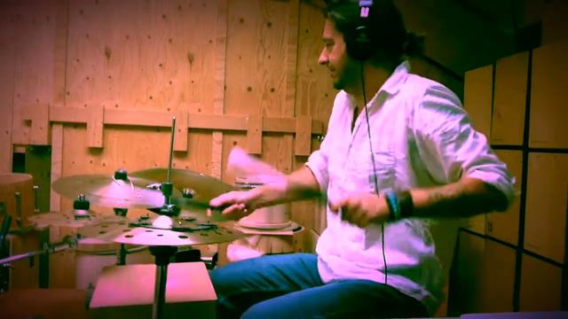 Groove Industries Cajon Drum Kit. Played and designed by Raoul Roosenstein Song: "Wave Surfing" смотреть онлайн
