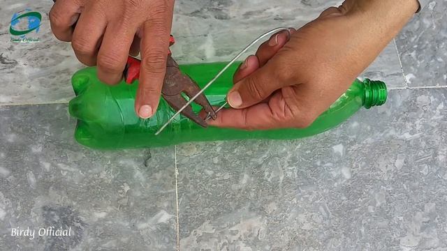 DIY Easy Bird feeder From Plastic Bottle смотреть онлайн