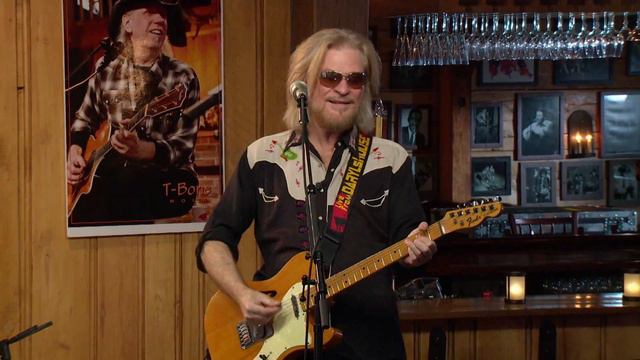 Daryl Hall and Aloe Blacc - I'm The Man смотреть онлайн