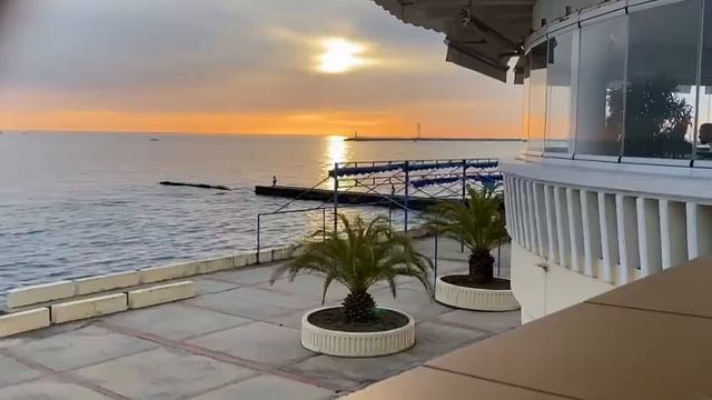 Сочи. Море. Закат. Ресторан. Живая музыка. Все по классики жанра ? смотреть онлайн
