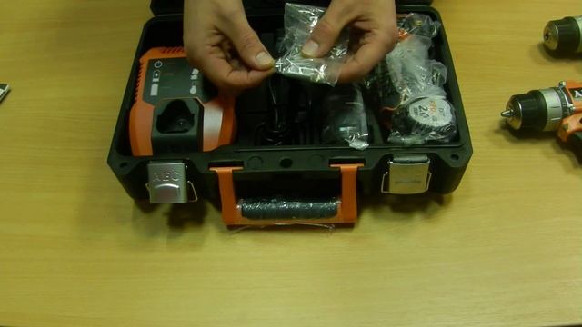 AEG BS 12 C2 ШУРУПОВЕРТ смотреть онлайн