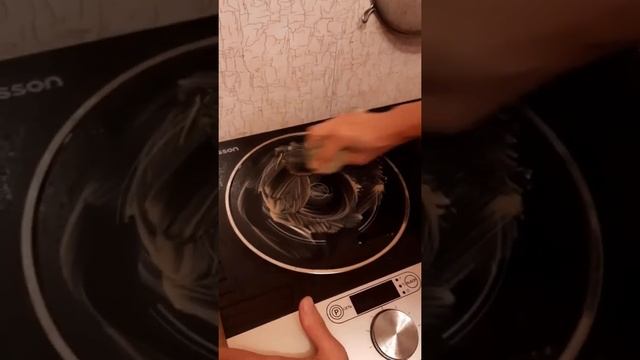 Отмываем варочную панель смотреть онлайн