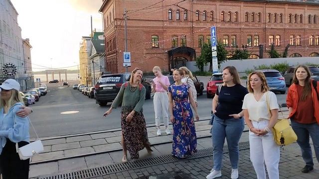 26 июня 2023 г..Вельветовые Медведи “ Velvet Bears “у летней веранды литературного кафе «Безухов» смотреть онлайн