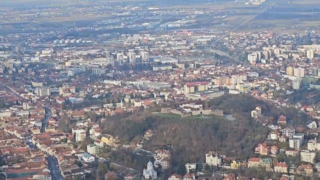 La pas prin Braşov - Bastionul Ţesătorilor,Tâmpa,Strada Sforii şi Strada Republicii смотреть онлайн