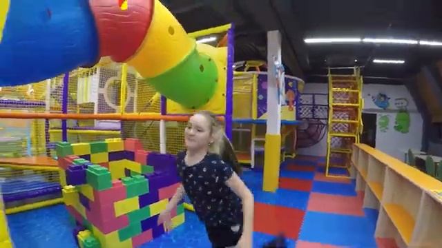 Джамбо парк в ТЦ ТРИУМФ смотреть онлайн