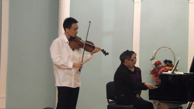 Играет Ашим Унайбеков (скрипка) 07.12.2016