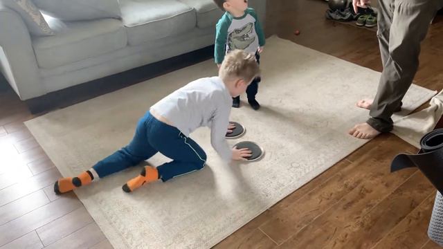 Simple, Effective & FUN Kids' Exercises Limited Space & Equipment - Mountain Climbers смотреть онлайн