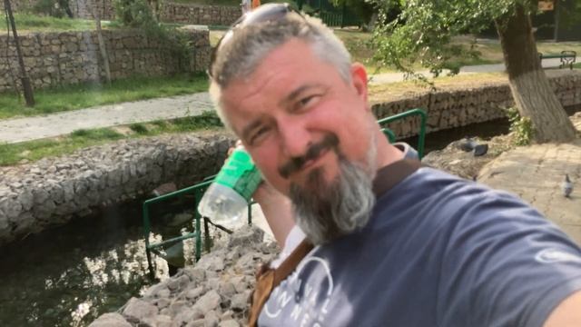 В КАЗАХСТАНЕ ЛЮДИ ПЬЮТ ИЗ РЕКИ! Кошкарата в Шымкенте! #казахстан #шымкент #vanlife смотреть онлайн