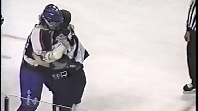 Mike Brown vs Kevin McDonald WHL Feb 28/98 смотреть онлайн