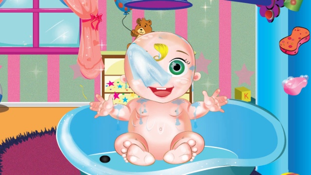 Купаем малыша. Для девочек. В виде игры.