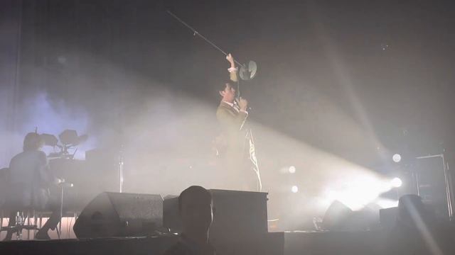 Arctic Monkeys - Pretty Visitors live @ zorlu psm 09.08.2022 смотреть онлайн