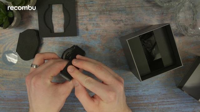 Garmin Enduro 2 Unboxing: First-look at Garmin's £900+ smartwatch смотреть онлайн