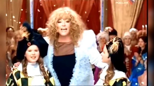 «Страстная пятница. Красим Пасхальные яйца»: Алла Пугачёва показала подготовку к Пасхе смотреть онлайн