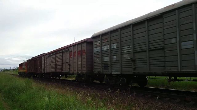 Маневровый тепловоз ЧМЭ3 - 4741 ТЧЭ - 36 Новомосковск с грузовым поездом смотреть онлайн