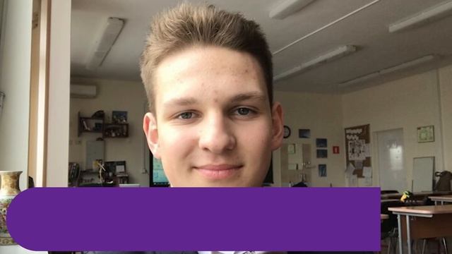 Школьник спас пассажира лайнера: 16-летний Богдан оказался единственным медиком на борту самолета смотреть онлайн