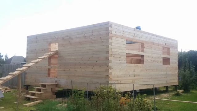 Дом из профелированного бруса (не хватило балок на 2 эт)