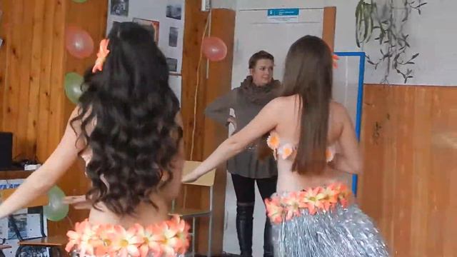Таня і Діана (Гавайський) смотреть онлайн