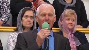 Дорога трудная, порой тернистая / Песня