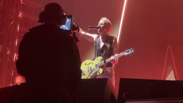 Depeche Mode - Home - Live in Bratislava - The Memento Mori Tour смотреть онлайн