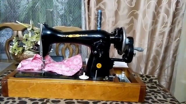 Как заправлять ручную швейную машинку? смотреть онлайн