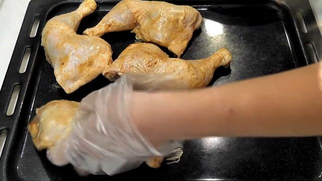 Все в восторге от такого мяса на праздничном столе Супер Сочные Куриные окорочка с Аджикой в духовк смотреть онлайн