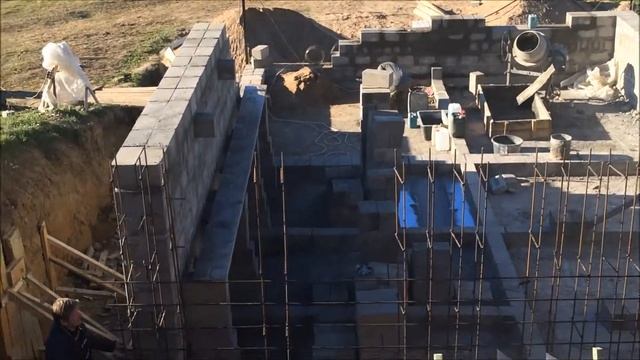 Этап 9,часть 2 кладка блоков, армирование стен смотреть онлайн