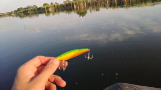 Лето.Ловля щуки на спиннинг с лодки. смотреть онлайн