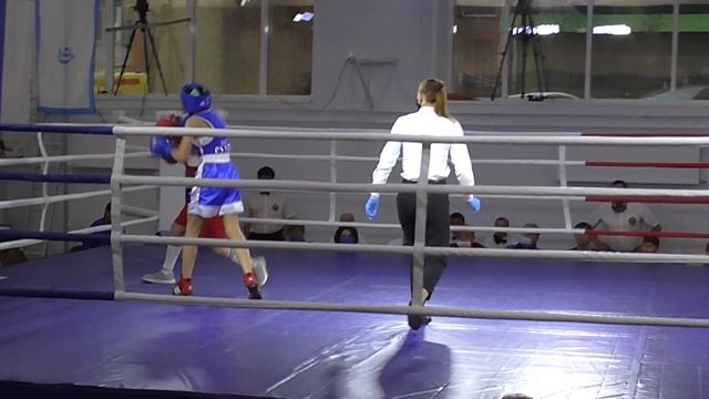 Аиша Неделькина на Первенстве Приволжского Федерального округа по боксу среди девочек заняла 2 мест смотреть онлайн