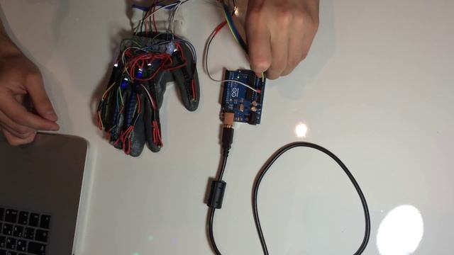 Сенсорная перчатка (DIY) смотреть онлайн
