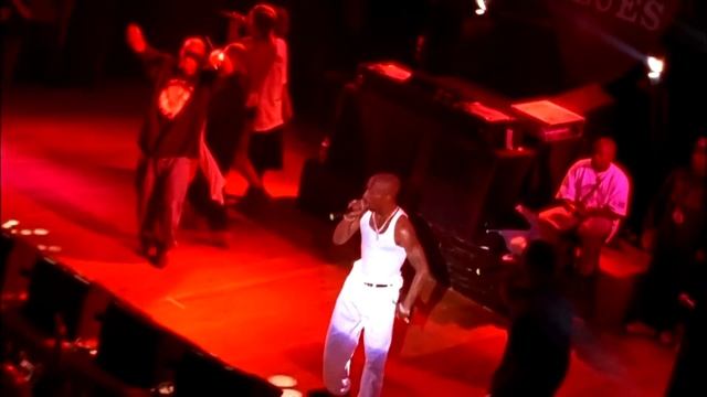 2pac - Hit 'Em Up Live - 4K смотреть онлайн