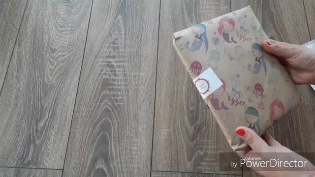 Со мной на почту за посылкой, из сайта Стежок за стежком. Вышивка крестом смотреть онлайн