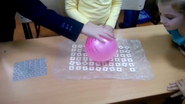 Занимательные опыты по Физике. Давление. Шарик-йог смотреть онлайн