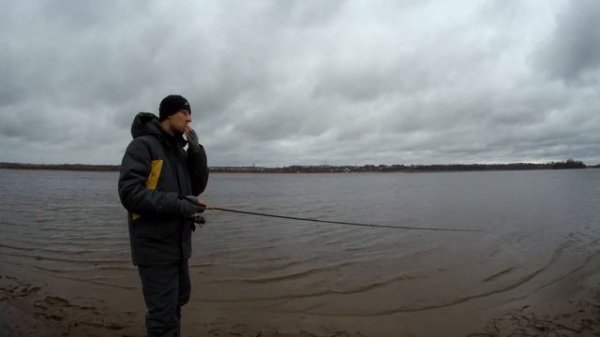 Бешеный клев окуня в первый снег. Обзор Dayo Leger, Fogel, Mask Vision, Deep Fury. Рыбалка на Волге