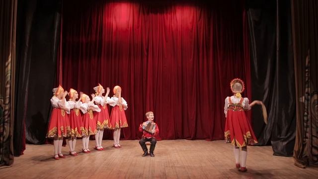 Шуточный танец "Проходка" смотреть онлайн