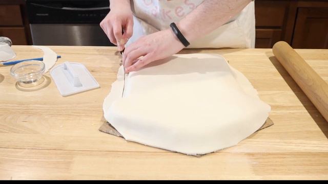 How to Make a Simple House Cake from Décorum | Board Game Bakes смотреть онлайн