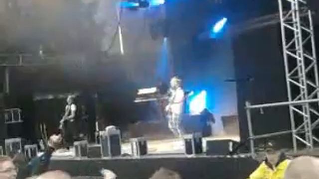 Jenni Vartiainen - Nettiin @ Himosfestival '10 смотреть онлайн