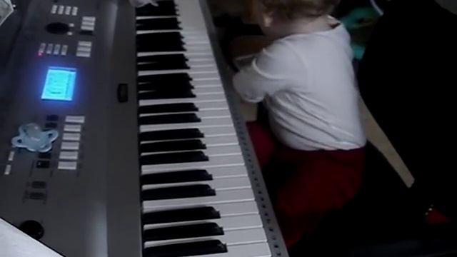 Yamaha DGX 230 Young piano performance смотреть онлайн