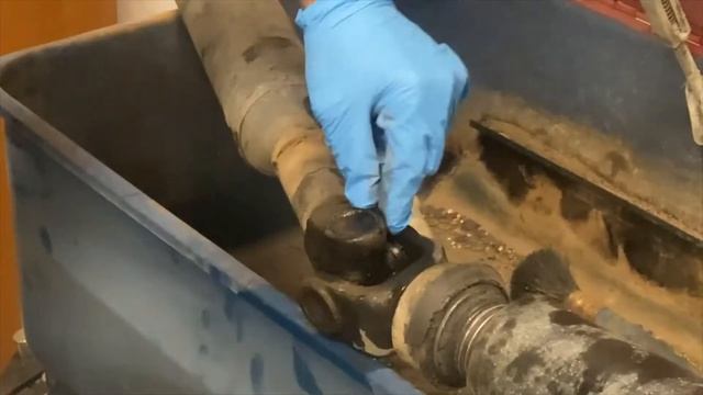 2005 Kia Sorento Drive Line/Shaft Center Support Bearing Replacement Part 1 смотреть онлайн