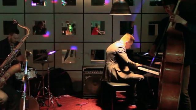 Джаз-квартет "New-York" (с солирующим саксофонистом) // moscow-jazz.ru смотреть онлайн
