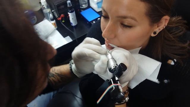 Razzouk Tattoo inner lip tattoo смотреть онлайн