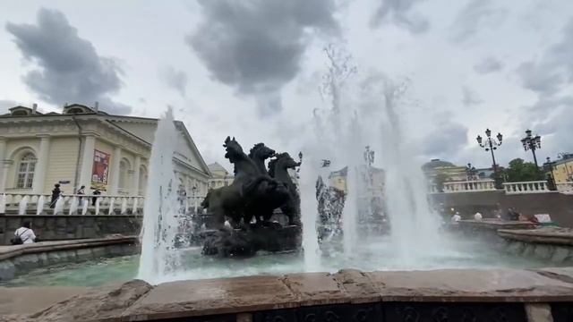 Фонтаны Москвы. Манежная площадь. смотреть онлайн