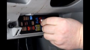 Замена предохранителя №29 впрыскивание в автомобиле Шкода Фабия