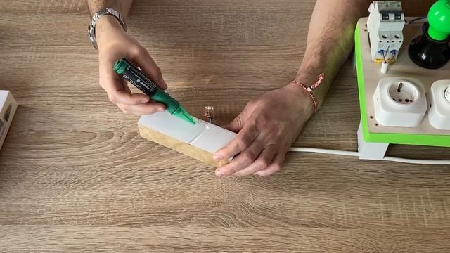 Testing Out the Mastech MS8902A Non-Contact Voltage Tester - Is It Worth It? смотреть онлайн