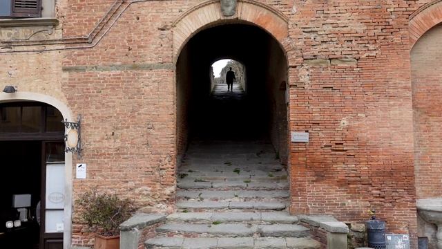 SAN MINIATO, ITALY ?? | Undiscovered Hilltop Town in TUSCANY! смотреть онлайн
