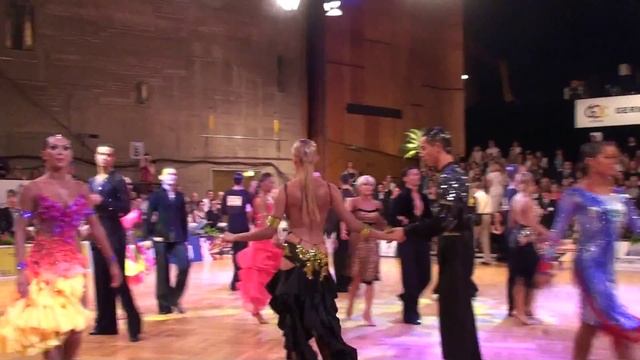 GOC 2011 - WDSF GRAND SLAM LATIN - ROUND 5 - CHA CHA смотреть онлайн