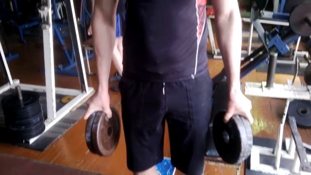 удержание блинов 2х10кг в каждой руке -- 44 секунды смотреть онлайн