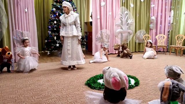 Новогодний утренник средняя группа 3 "Родничок"2021 г. смотреть онлайн